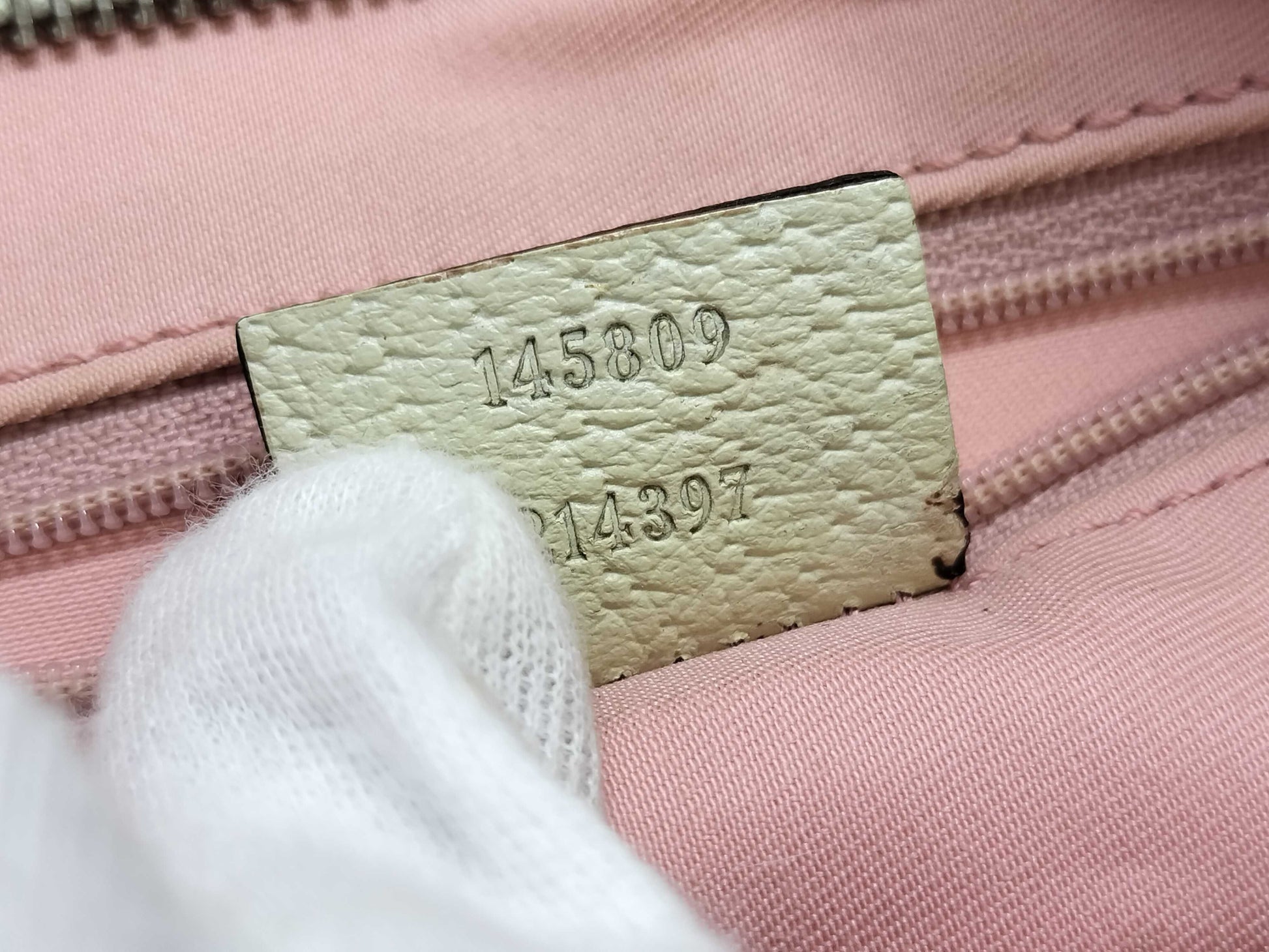 GUCCI GG Canvas Shoulder Bag Gucci GG Canvas Shoulder Bag