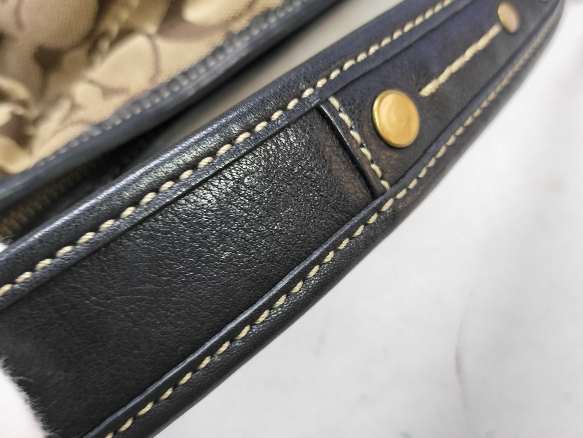 COACH Signature One-Shoulder Bag Shoulder Bag