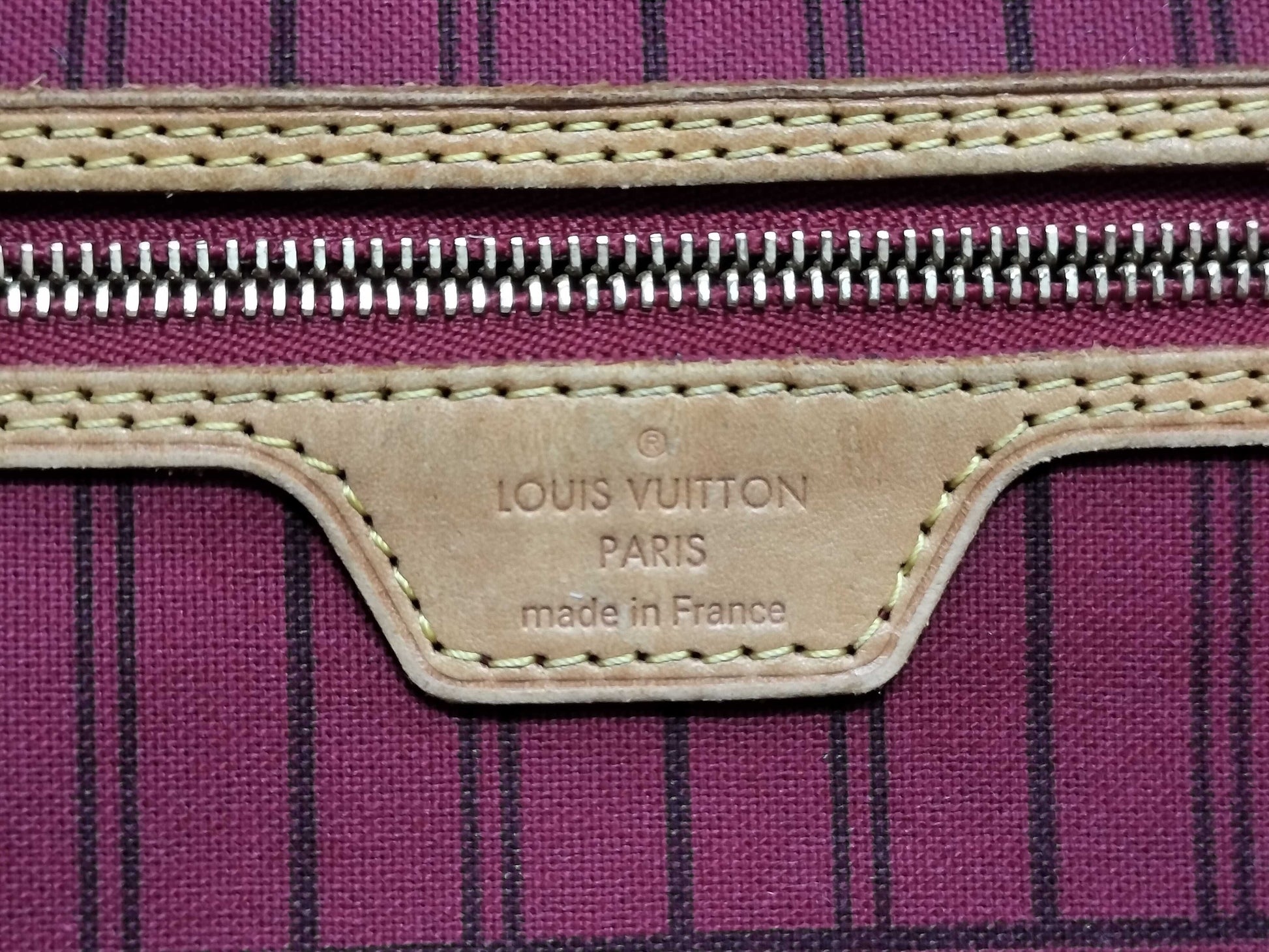 LOUIS VUITTON Monogram Neverfull Tote Bag