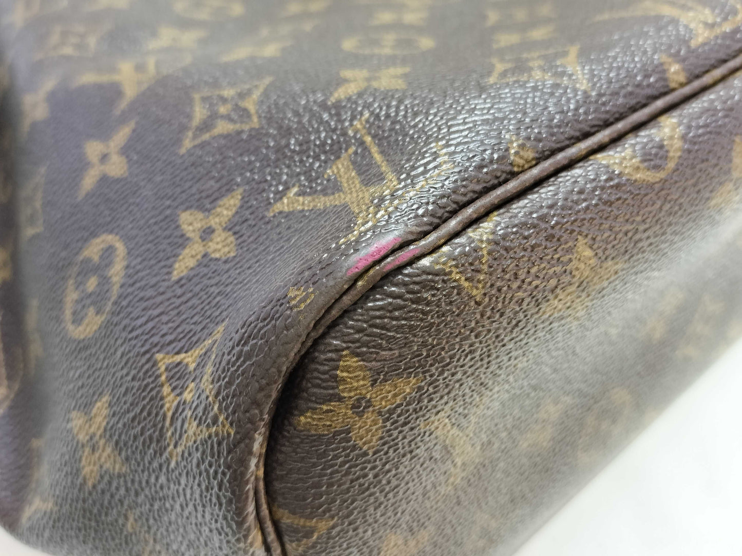 LOUIS VUITTON Monogram Neverfull Tote Bag
