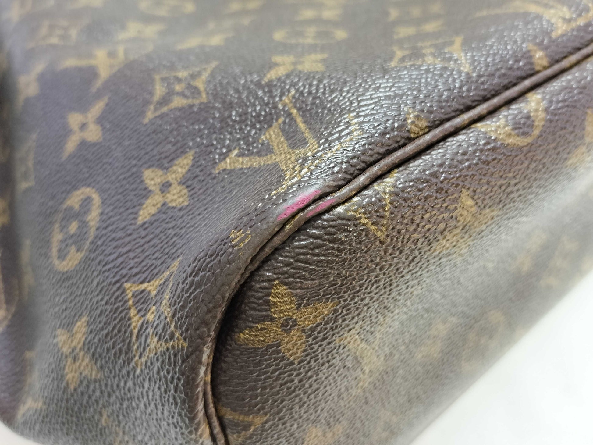 LOUIS VUITTON Monogram Neverfull Tote Bag