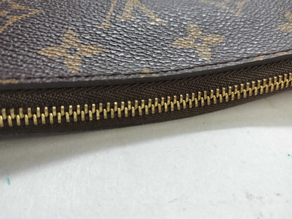 LOUIS VUITTON Monogram Neverfull Pouch