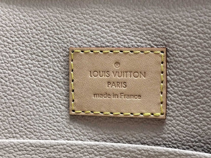 LOUIS VUITTON Monogram Louis Vuitton Monogram Sac Plat Tote Bag