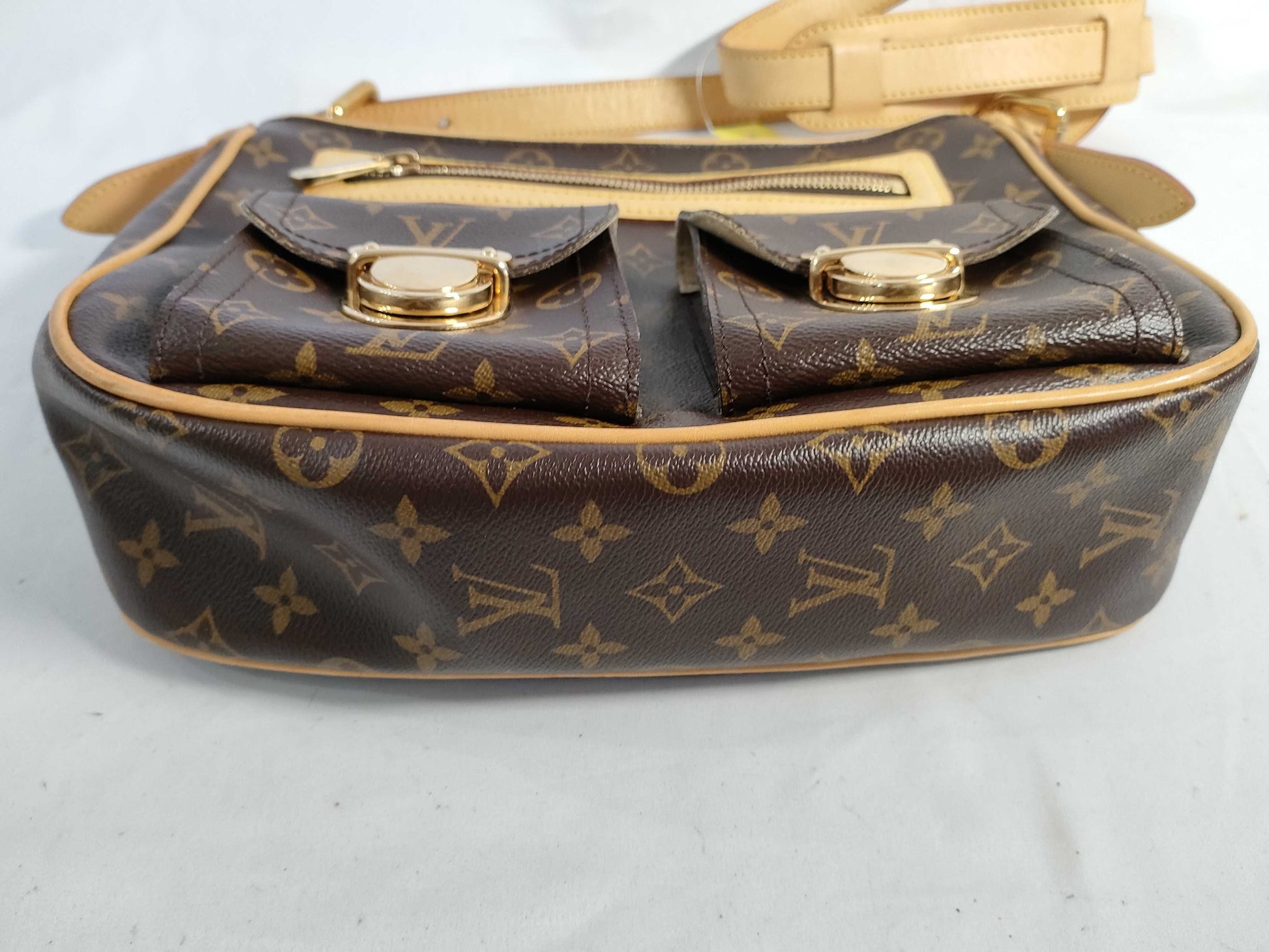 LOUIS VUITTON Monogram Louis Vuitton Monogram Hudson GM Shoulder Bag