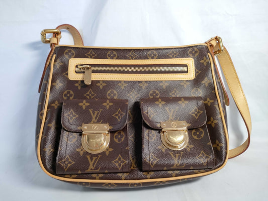 LOUIS VUITTON Monogram Louis Vuitton Monogram Hudson GM Shoulder Bag