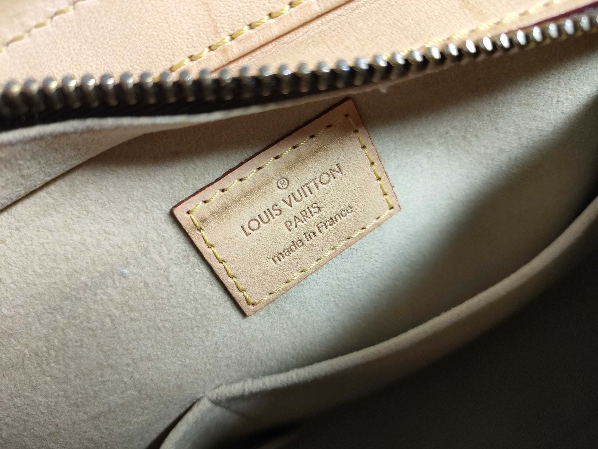 LOUIS VUITTON Monogram Louis Vuitton Monogram Hudson GM Shoulder Bag