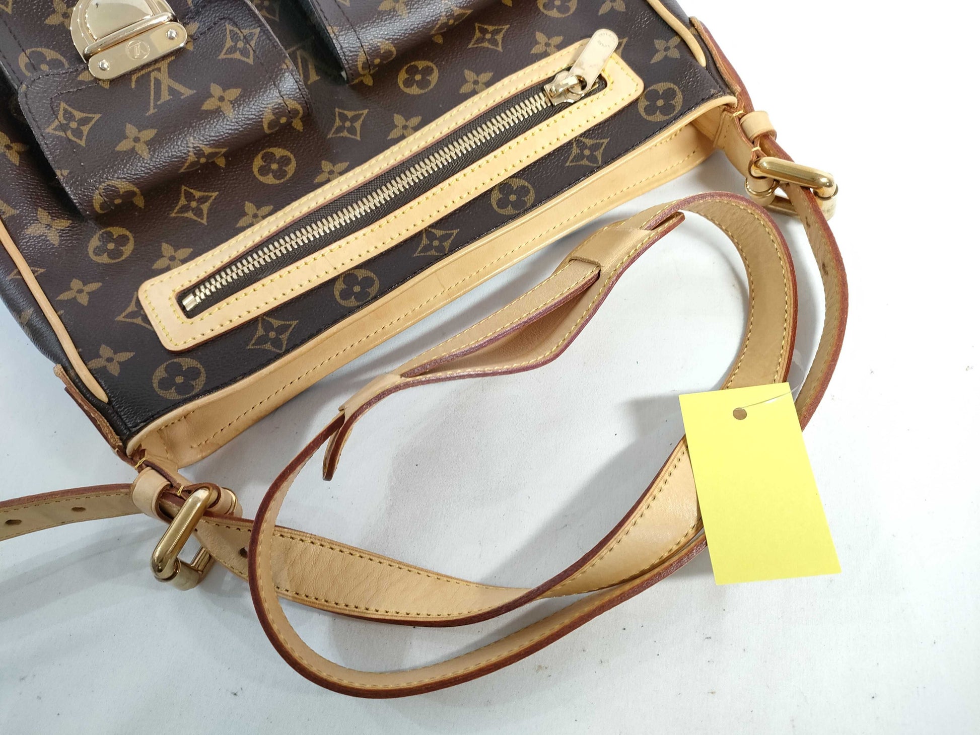 LOUIS VUITTON Monogram Louis Vuitton Monogram Hudson GM Shoulder Bag