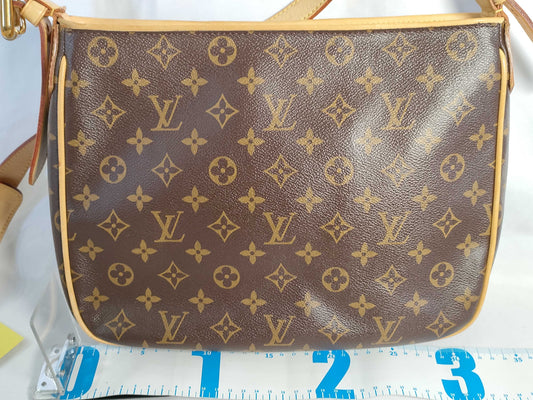 LOUIS VUITTON Monogram Louis Vuitton Monogram Hudson GM Shoulder Bag