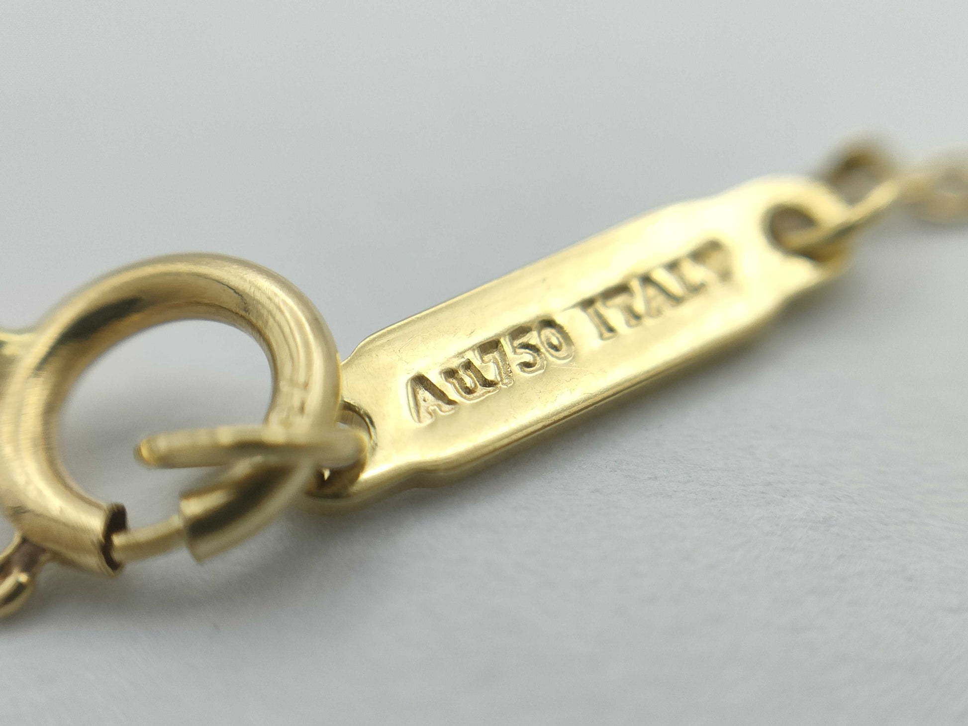 Tiffany & Co. T Circle Diamond Necklace in Yellow Gold and Au750, 6.7g 