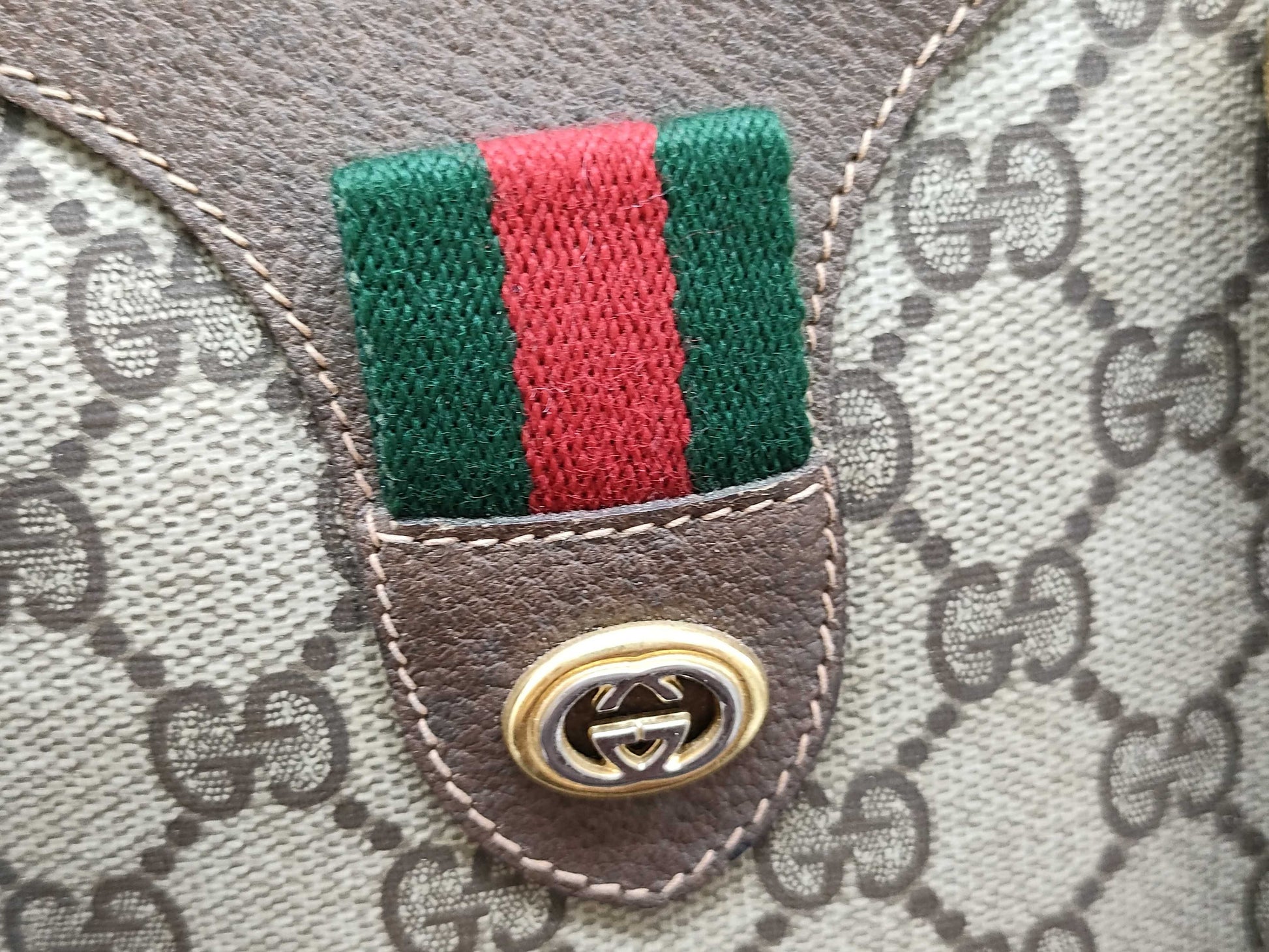 GUCCI GG Supreme Gucci bag handbag