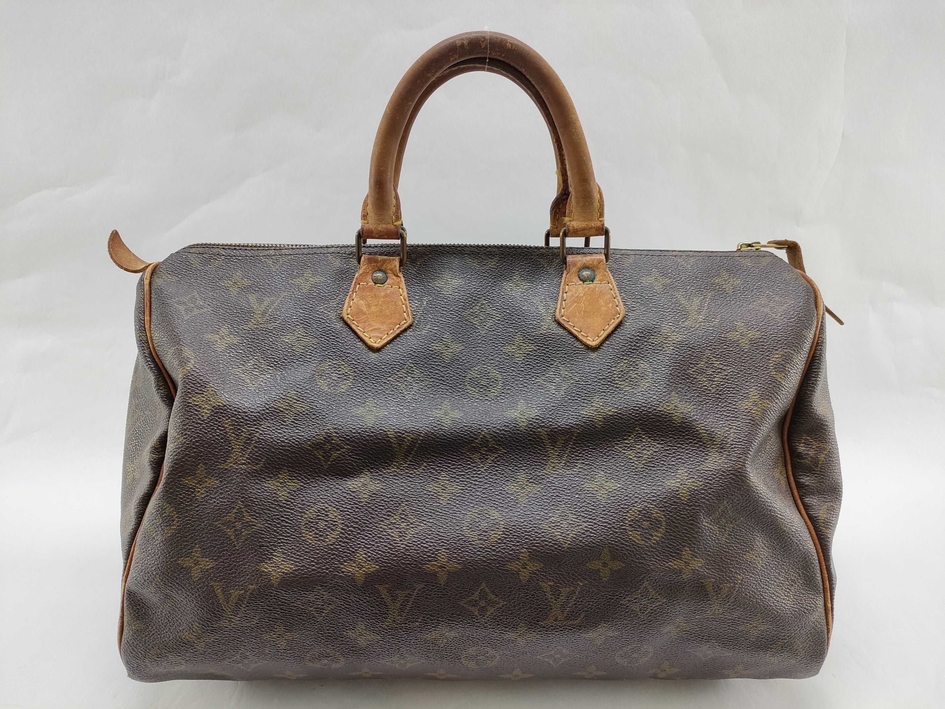 LOUIS VUITTON Monogram Louis Vuitton Speedy Handbag