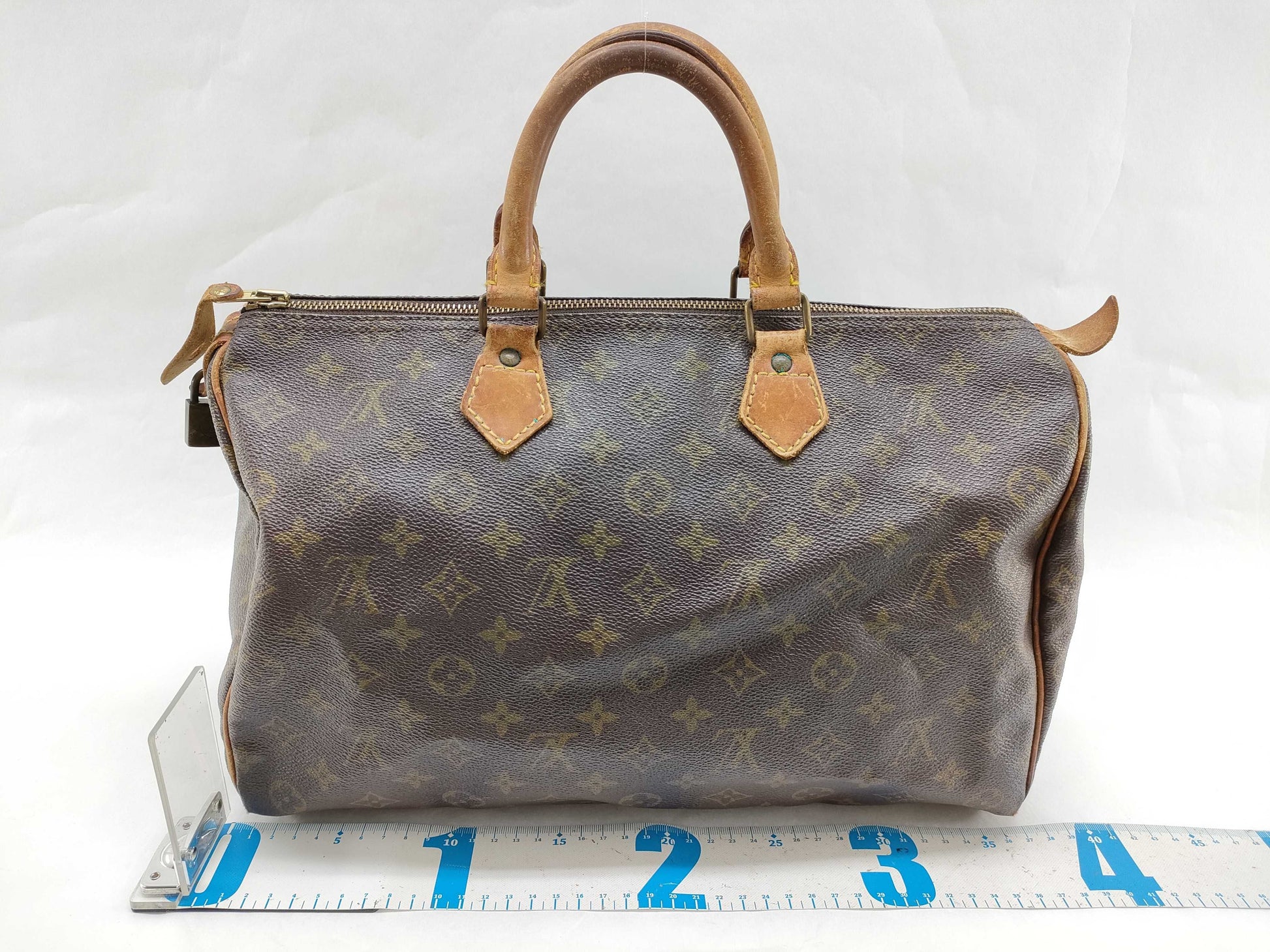 LOUIS VUITTON Monogram Louis Vuitton Speedy Handbag