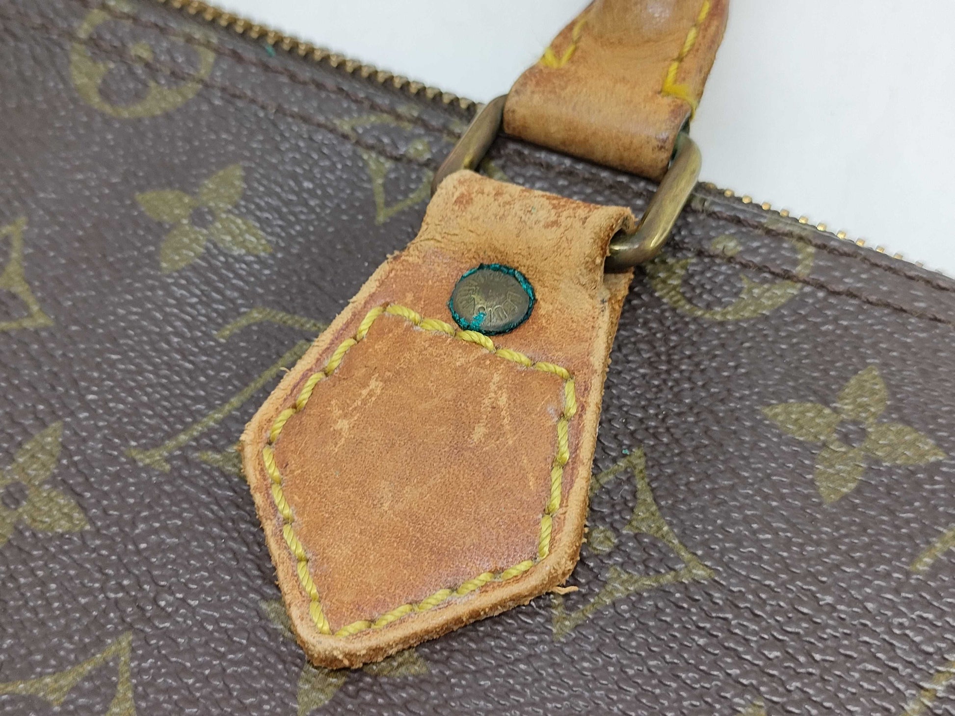 LOUIS VUITTON Monogram Louis Vuitton Speedy Handbag