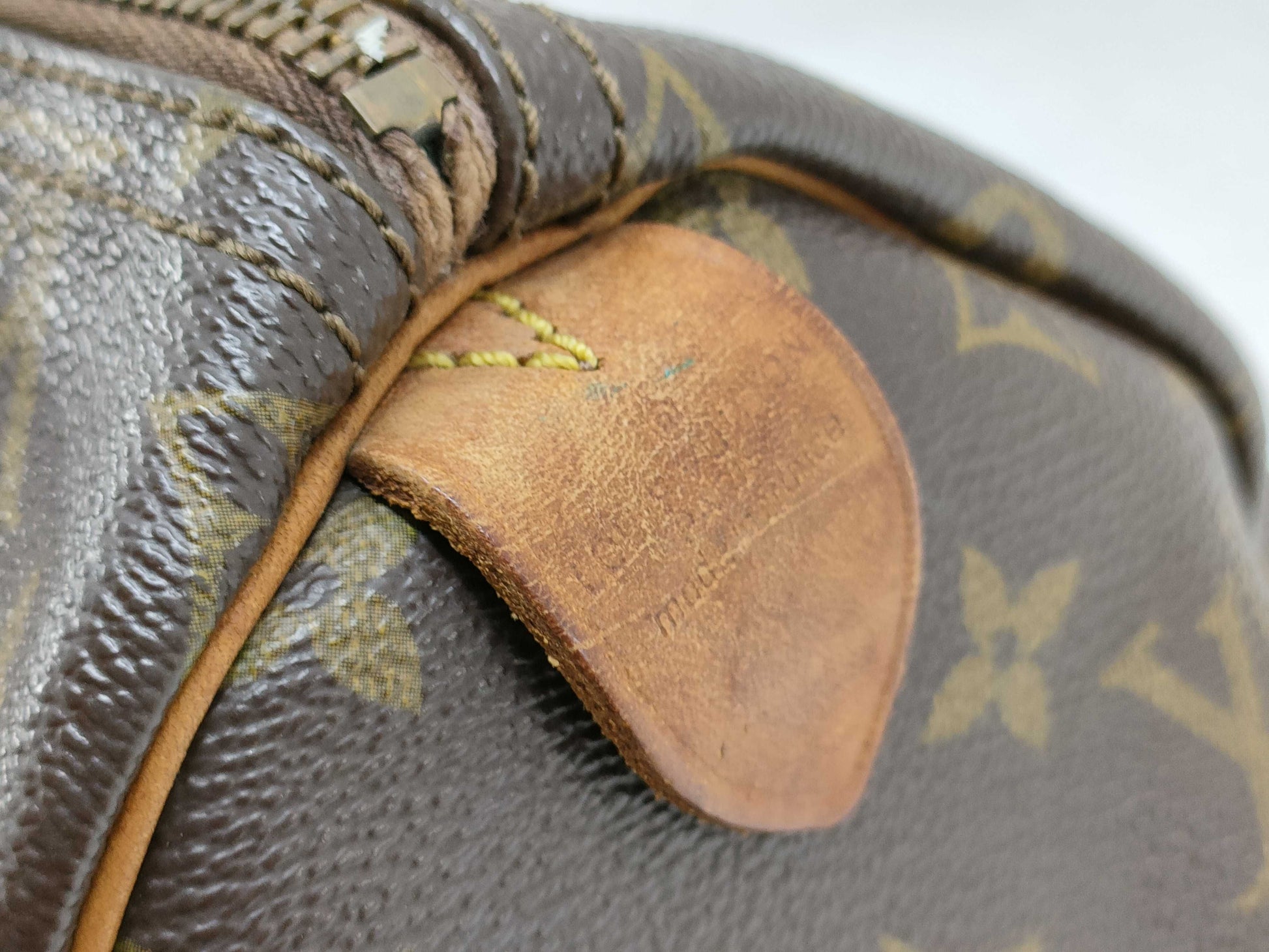 LOUIS VUITTON Monogram Louis Vuitton Speedy Handbag