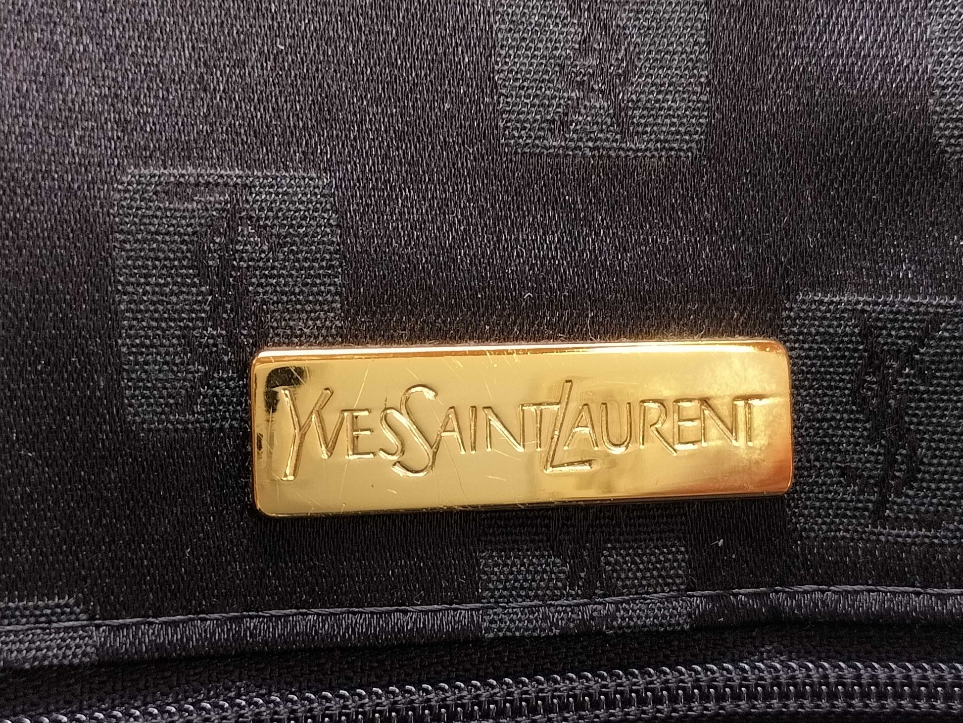 Yves Saint Laurent Leather Diamond-Cut Handbag