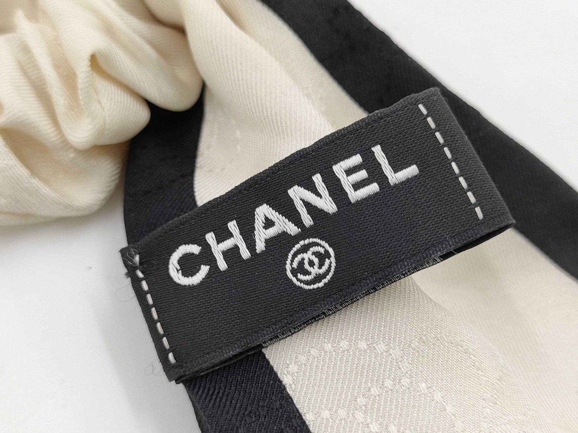 CHANEL CHANEL Scrunchie Hair Accessory Ribbon Coco Mark White x Black Silk Hair Accessory