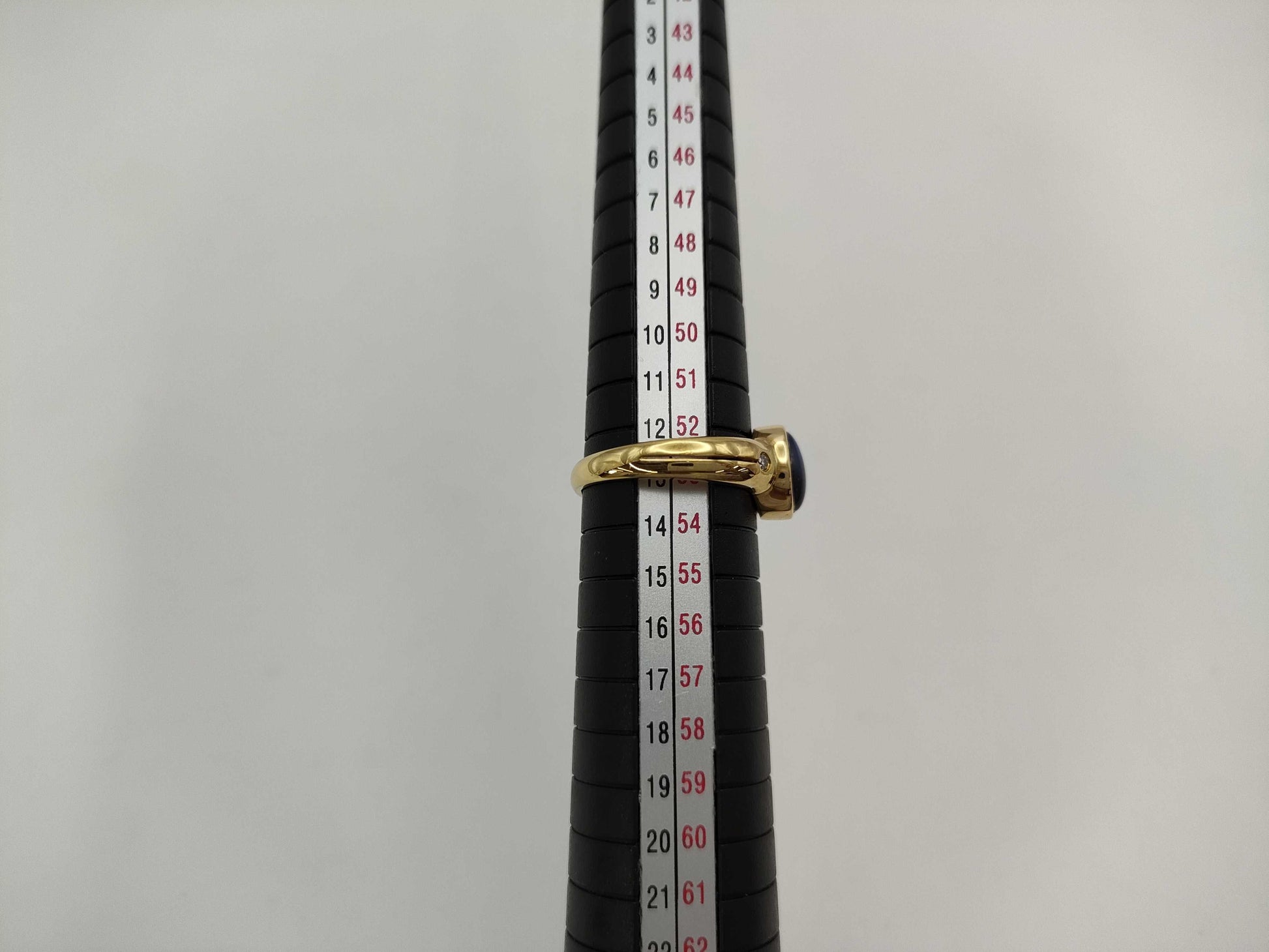 Colored Diamond 750 4.0g Ring 