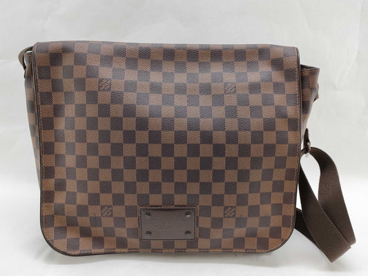 LOUIS VUITTON Damier LOUIS VUITTON Brooklyn Shoulder Bag