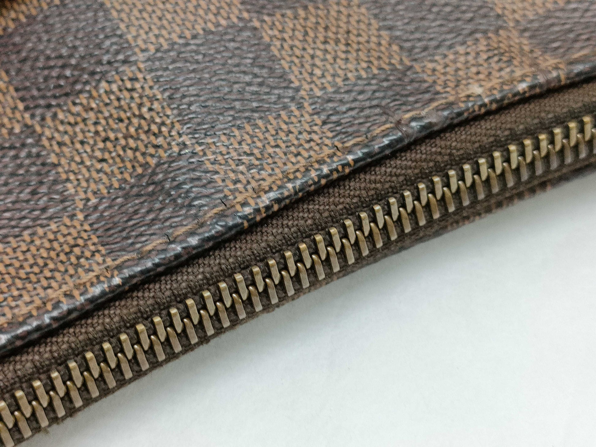 LOUIS VUITTON Damier Bloomsbury Shoulder Bag