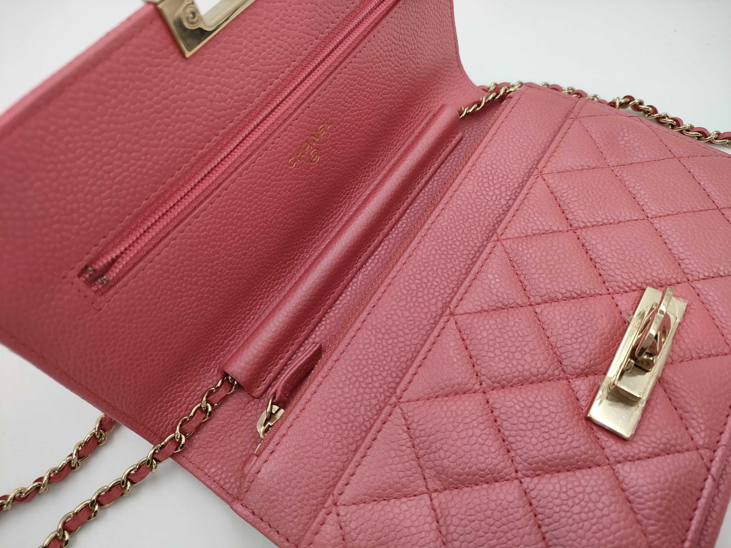 CHANEL Shoulder bag with sticker, No. 25
