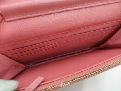 CHANEL Shoulder bag with sticker, No. 25