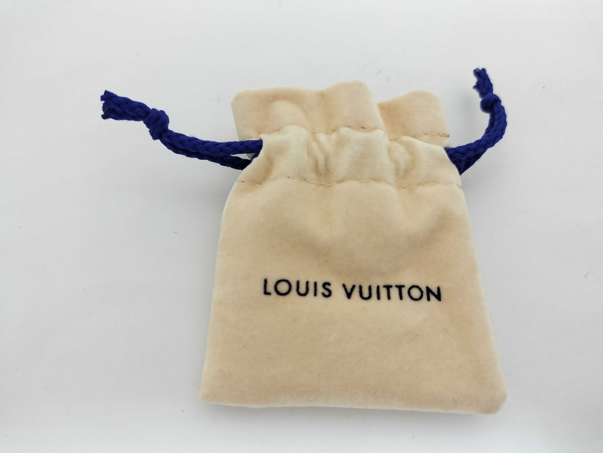 LOUIS VUITTON Earrings LV Iconic Louisa Pearl GP Gold M01585 Earrings