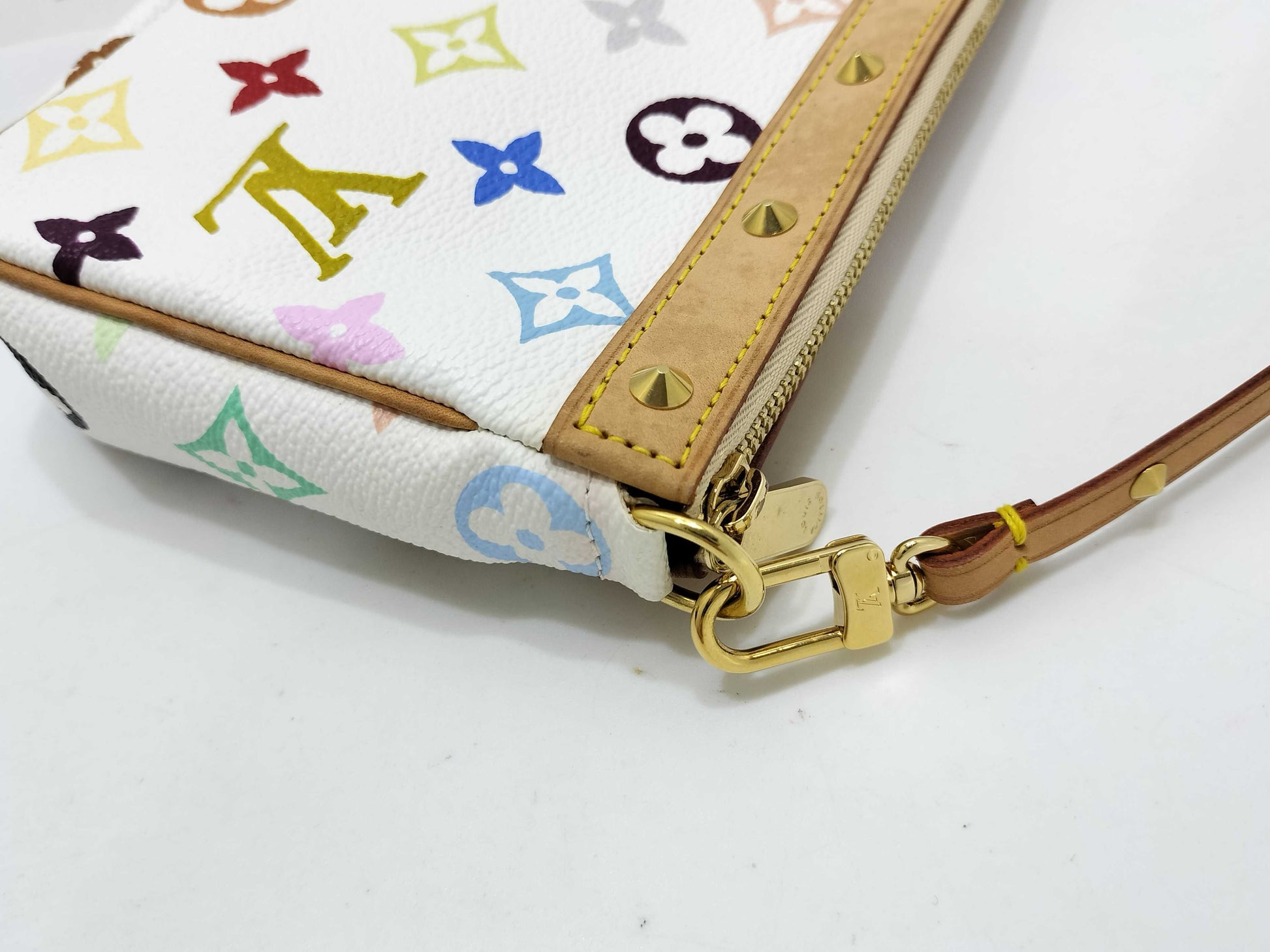 LOUIS VUITTON M92649 Monogram Multicolore Pochette Accessoires Monogram Multicolore Bronne M92649 Shoulder Bag