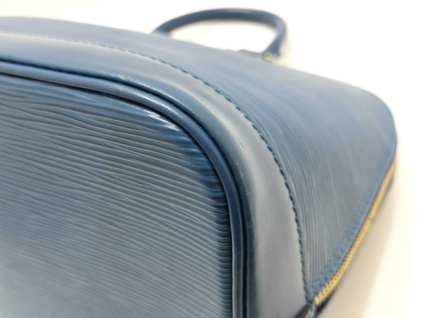LOUIS VUITTON M40620 Epi Alma Epi Navy M40620 Handbag