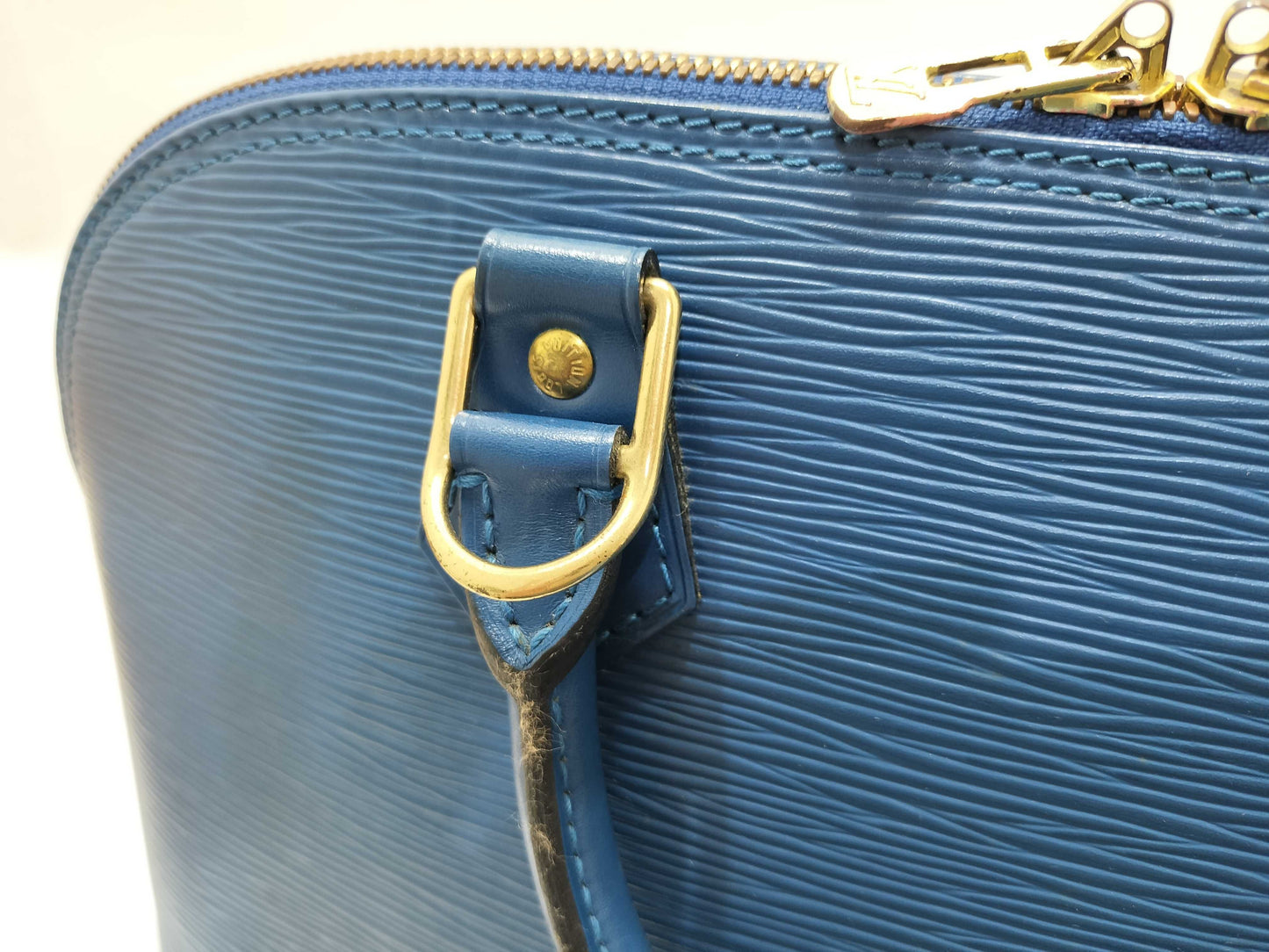 LOUIS VUITTON M40620 Epi Alma Epi Navy M40620 Handbag