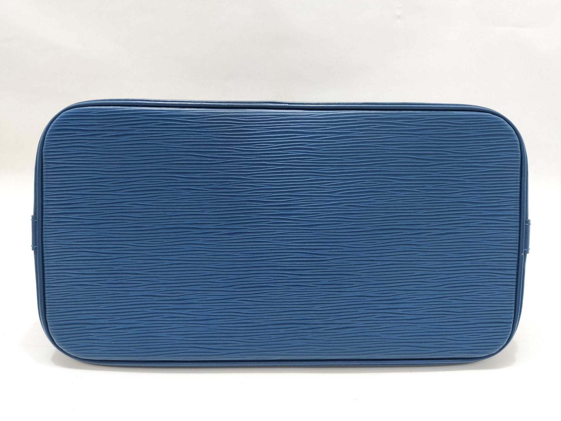 LOUIS VUITTON M40620 Epi Alma Epi Navy M40620 Handbag