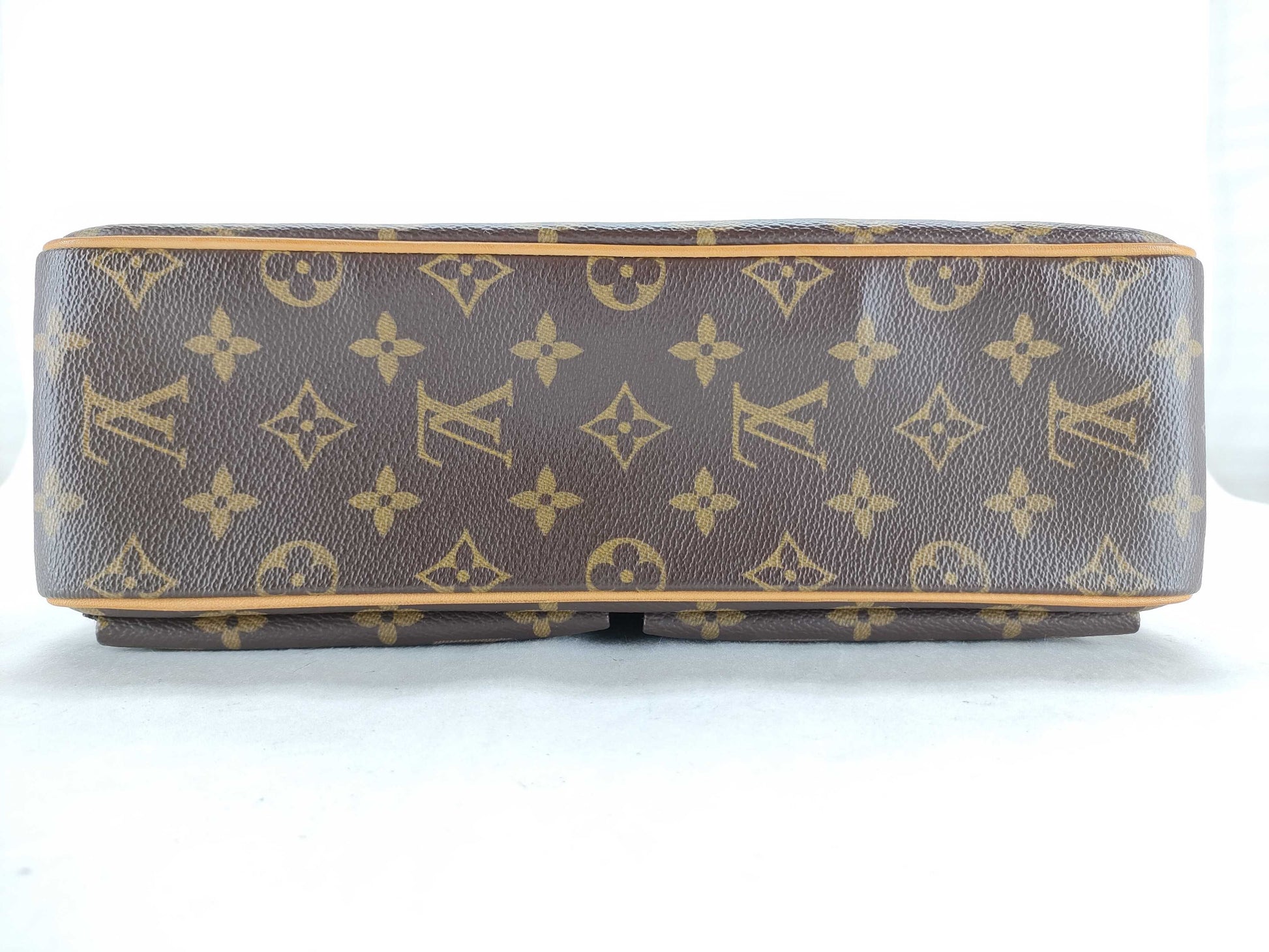 LOUIS VUITTON RFID Unverified AR0044 Monogram Viva Cite MM Monogram One-Shoulder Bag Shoulder Bag