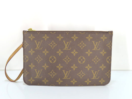 LOUIS VUITTON Unconfirmed Louis Vuitton Monogram Neverfull Pouch with ST