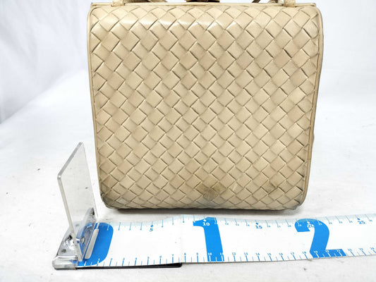 BOTTEGA VENETA Intrecciato Bottega Veneta Intrecciato Clasp Shoulder Bag