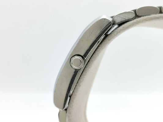 FENDI 087-7000L-370 Quartz Shell Dial Non-Moving Women's Watch