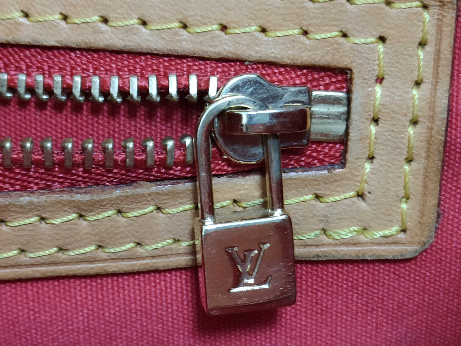 LOUIS VUITTON RFID Unverified Vernis Tote Bag Red
