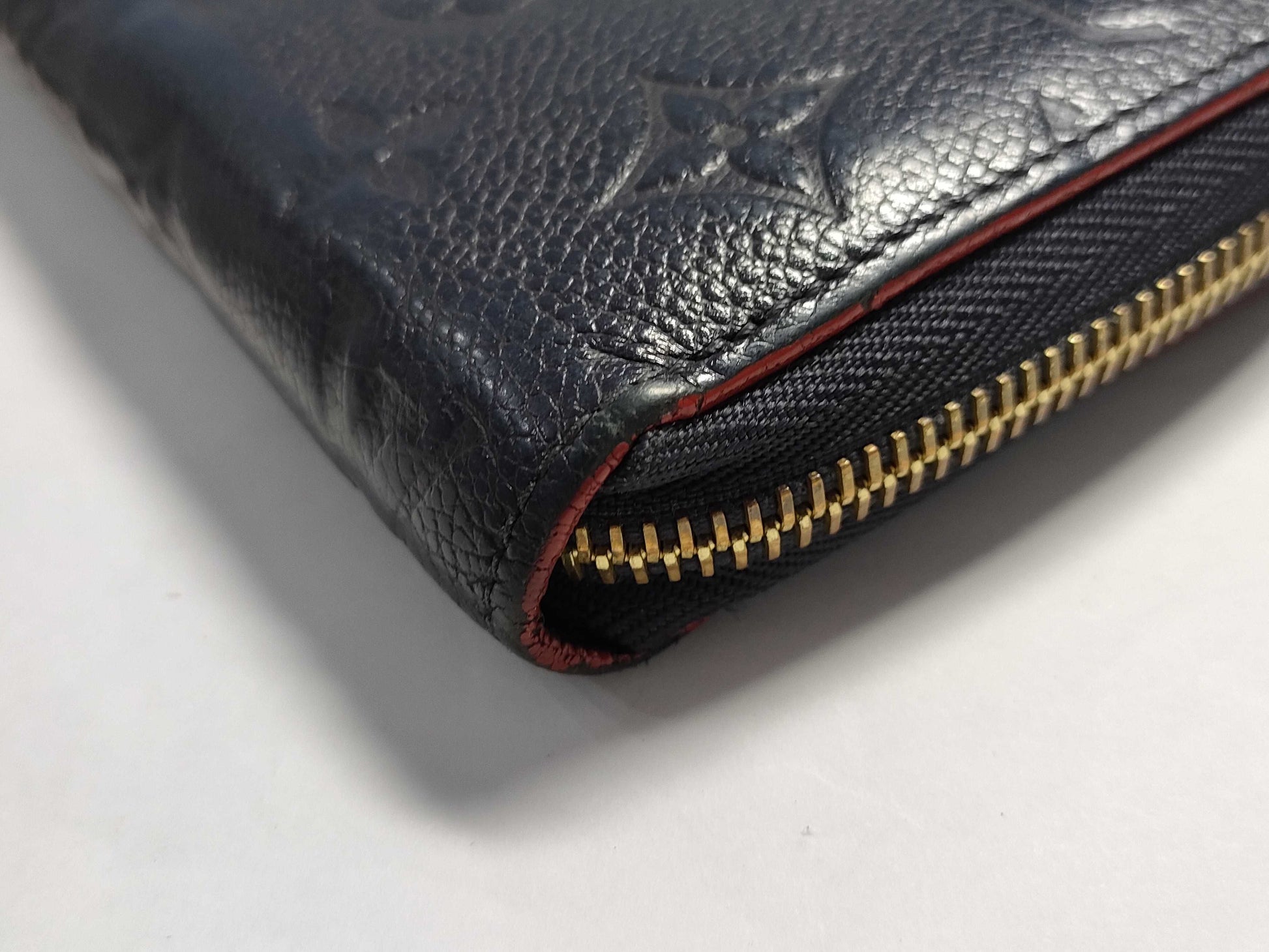 LOUIS VUITTON Monogram Empreinte Zippy Wallet