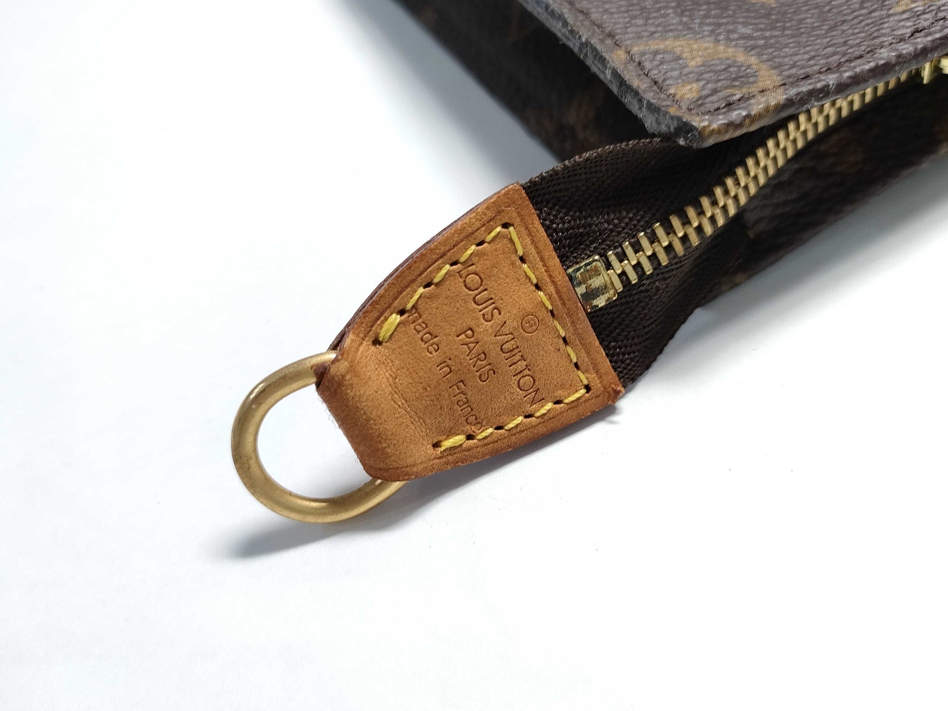 LOUIS VUITTON Monogram Bucket Brown Pouch