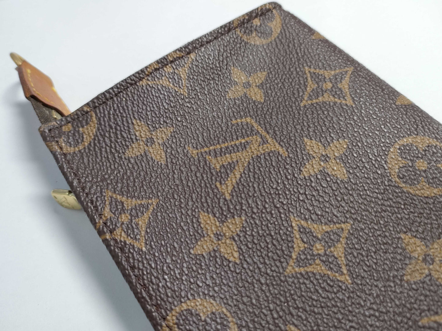 LOUIS VUITTON Monogram Bucket Brown Pouch