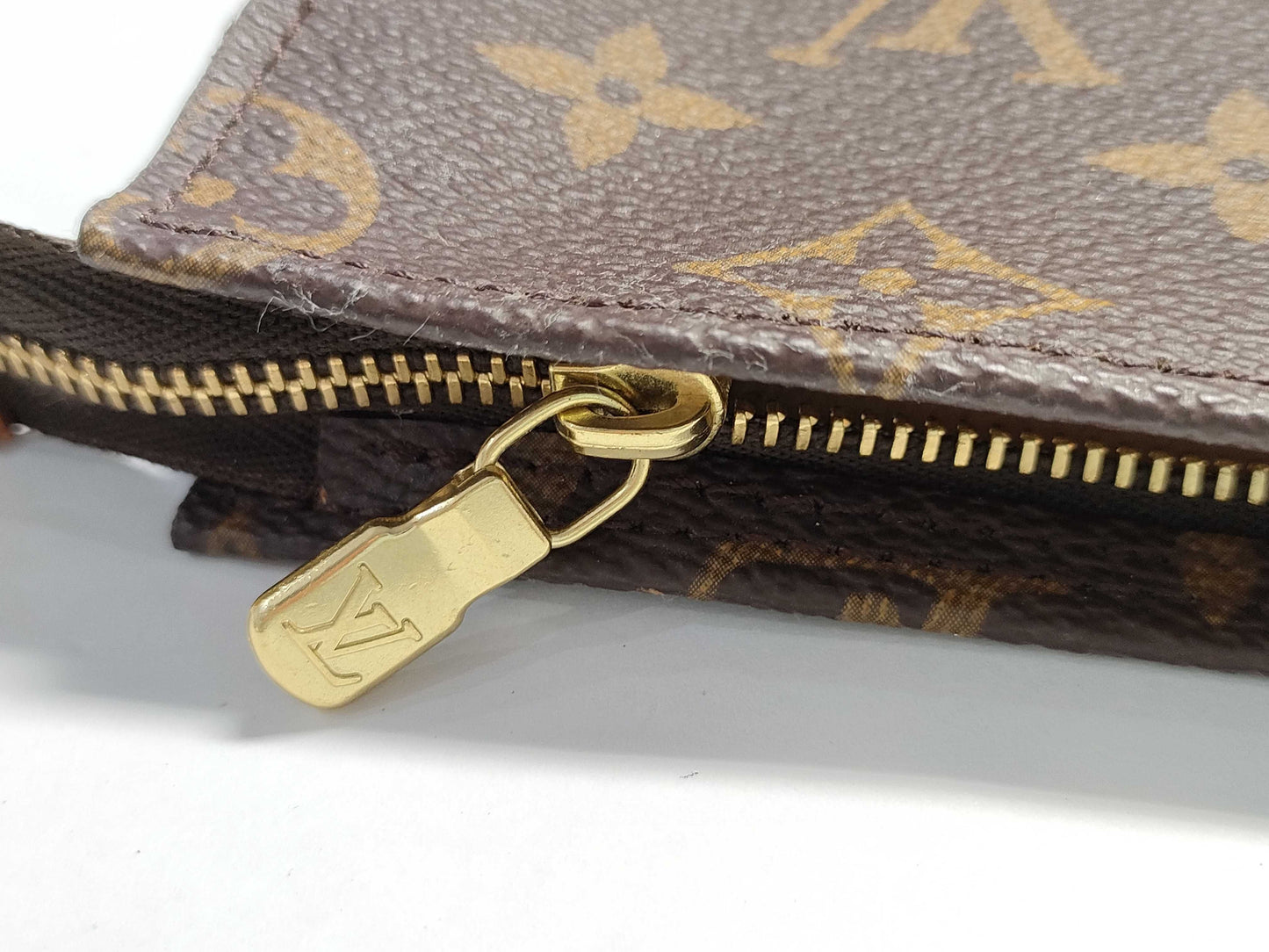 LOUIS VUITTON Monogram Bucket Brown Pouch
