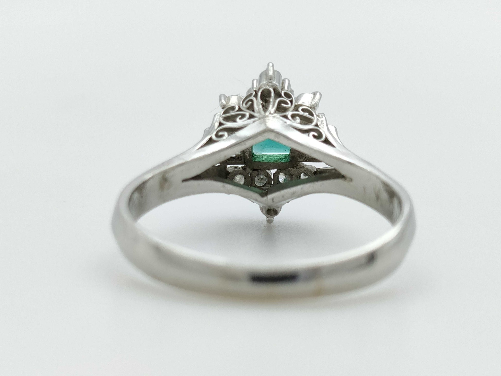 Emerald and Diamond Pm900 5.0g Ring 