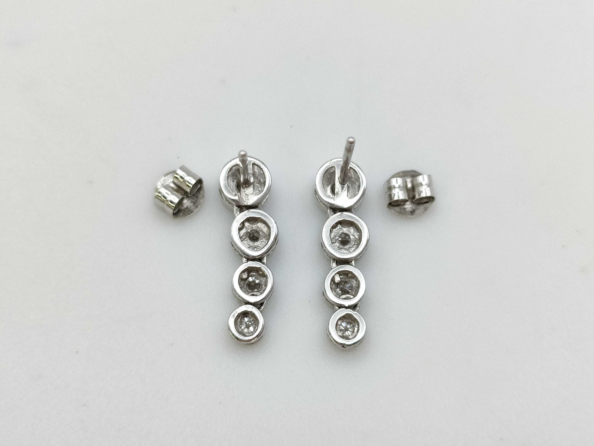 D0.16ct/0.16ct PT900 2.8g Earrings 