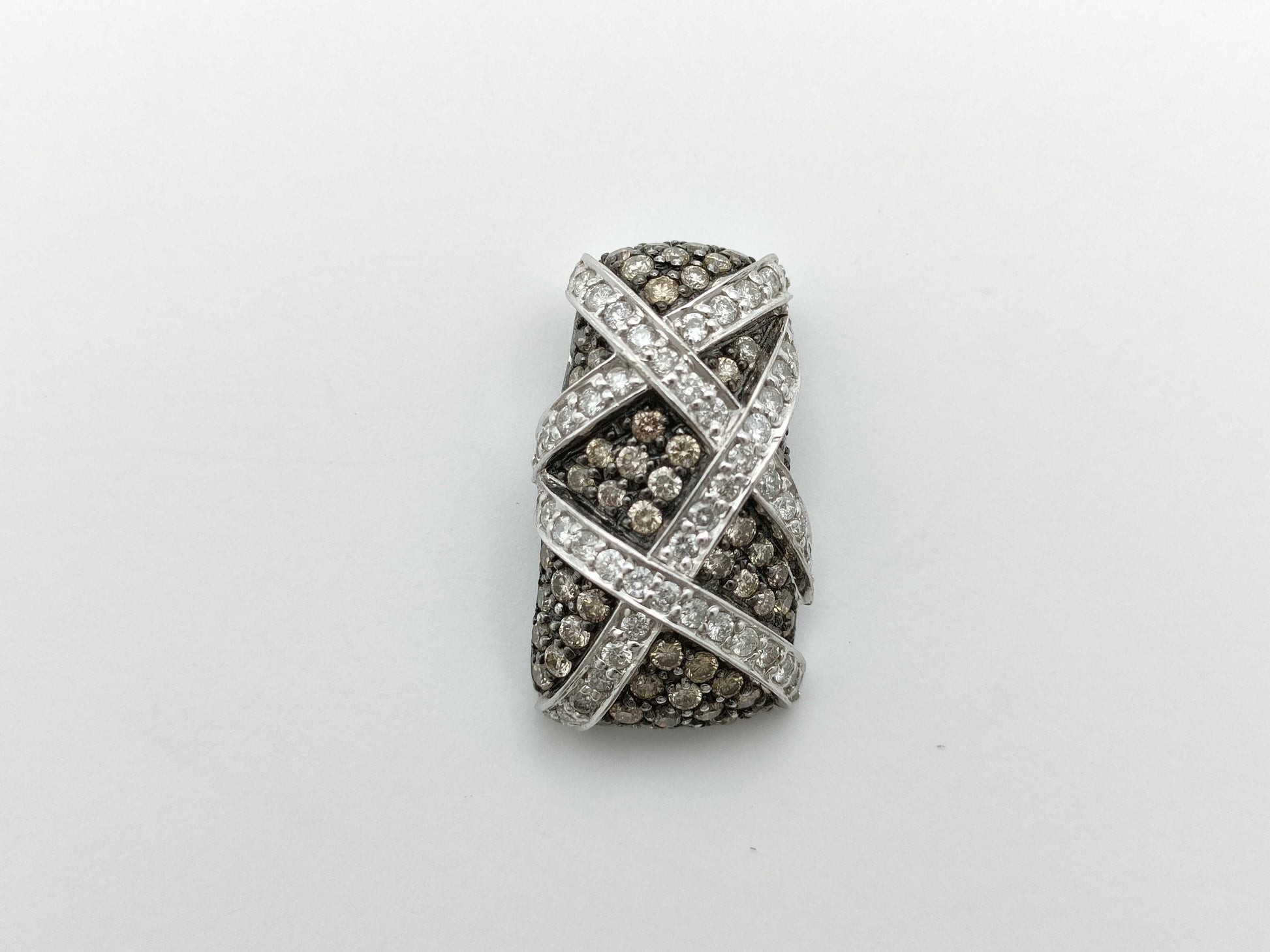 D0.70/0.47ct K18WG 5.3g Pendant Top 