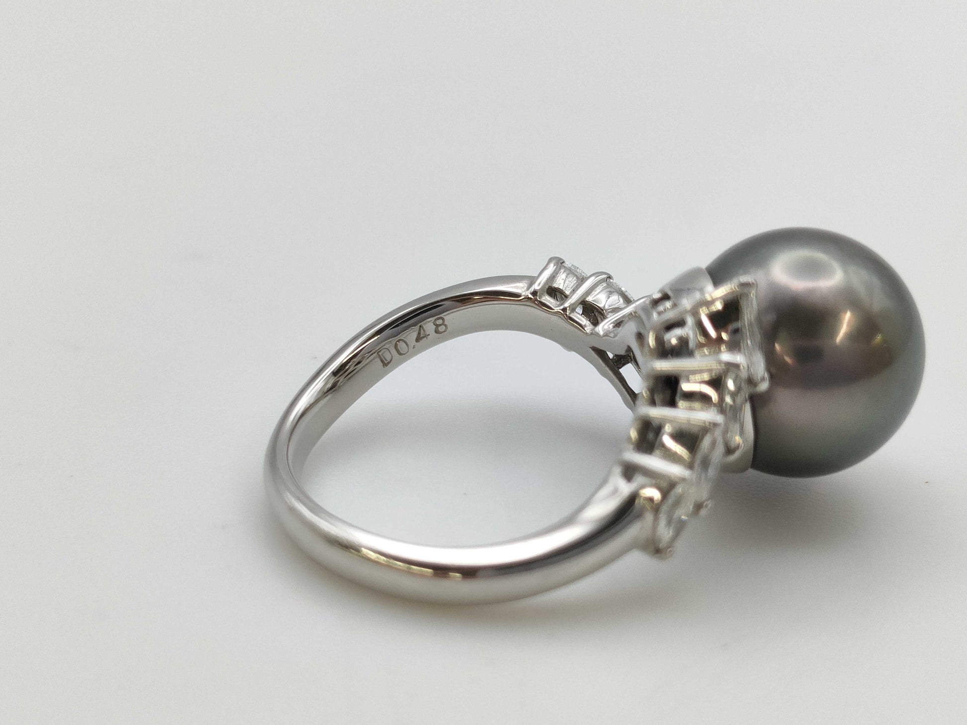 Black South Sea Pearl Ring, approx. 11.8mm diameter, 0.48ct, 8.1g, PT900 