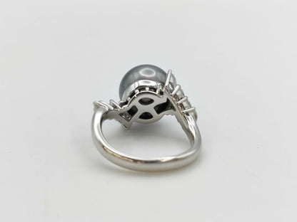 Black South Sea Pearl Ring, approx. 11.8mm diameter, 0.48ct, 8.1g, PT900 
