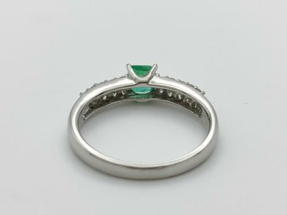 Emerald and Diamond 0.32/0.31 Stamp, Pt900 3.8g Ring 