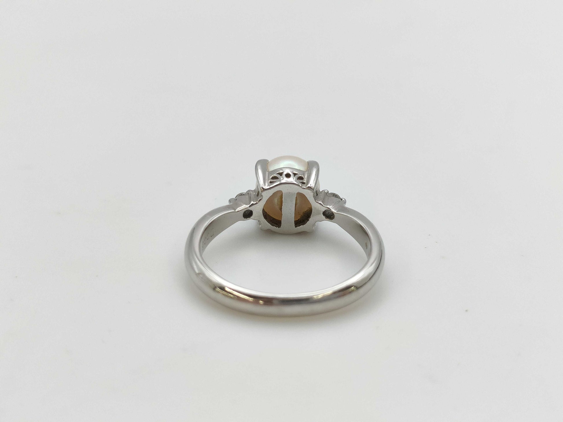 Pearl diameter: approx. 7.0mm, D0.06ct, PT850, 4.6g, Ring 