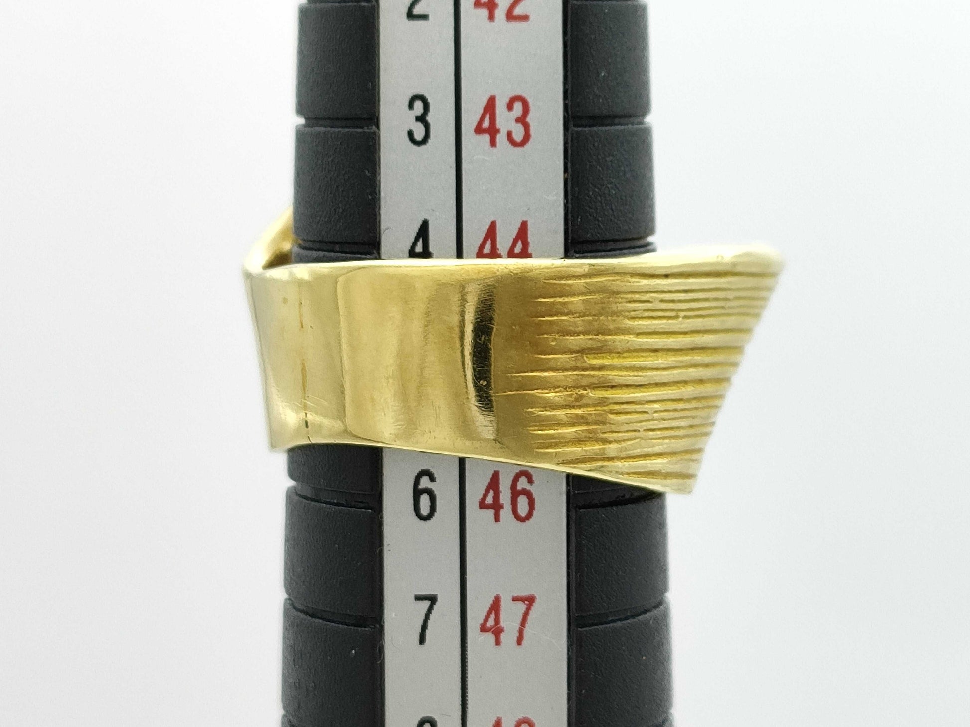 Diamond 18K 8.9g Ring 