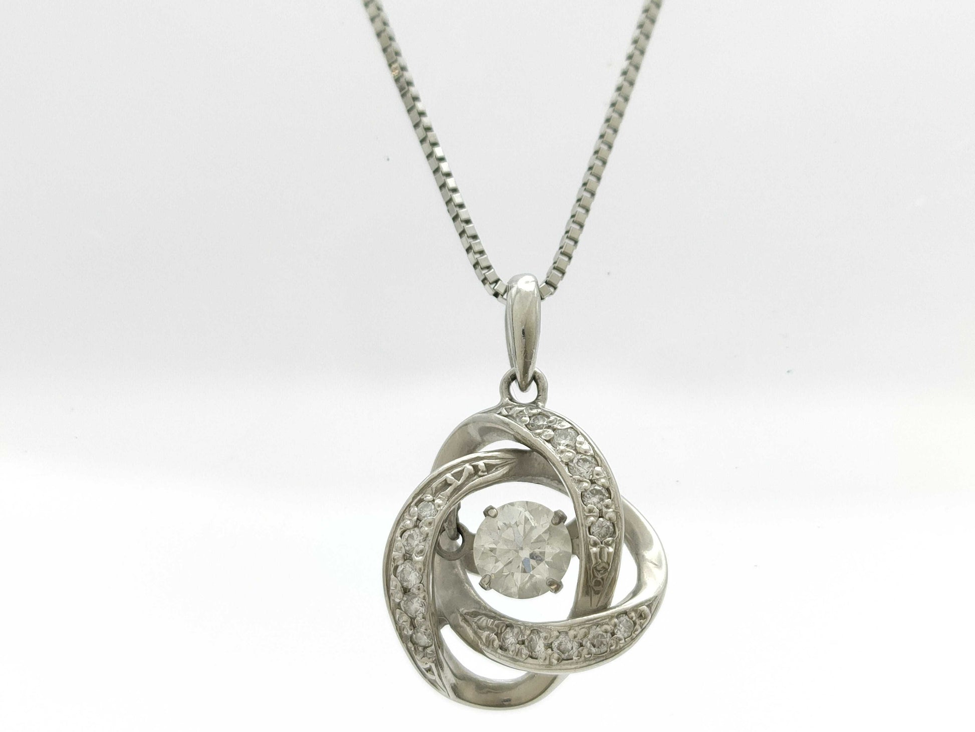 D0.255/0.09ct Pt900/850 4.0g Necklace 