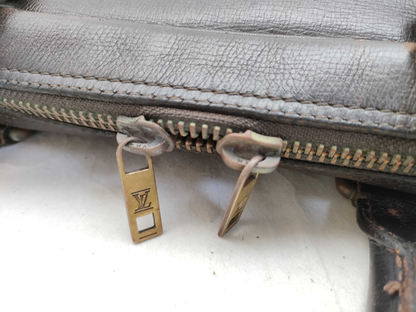LOUIS VUITTON Utah Acoma Business Bag