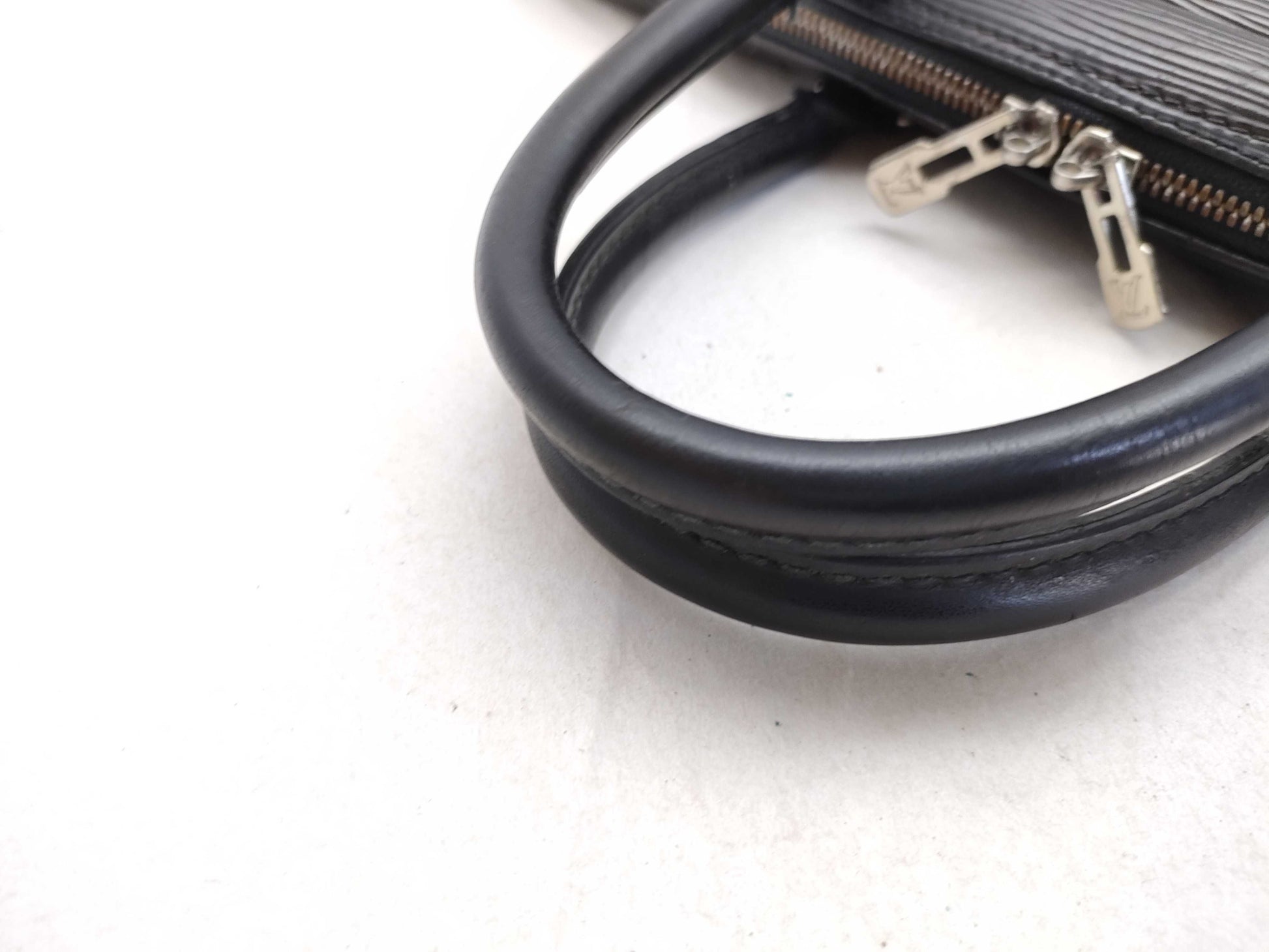 LOUIS VUITTON Epi Louis Vuitton Epi Porte-Document Voyage Business Bag